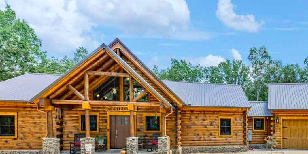 Log home restoration – Ozarks, MO